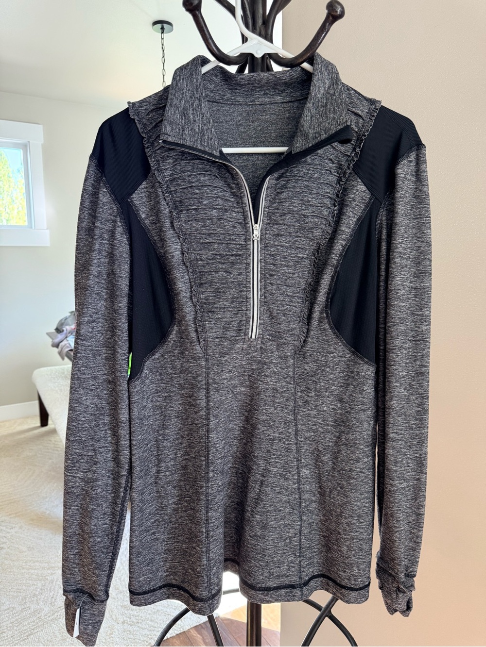 Lululemon Run Your Heart Out Pullover in heathered blk/gry ruffle detail